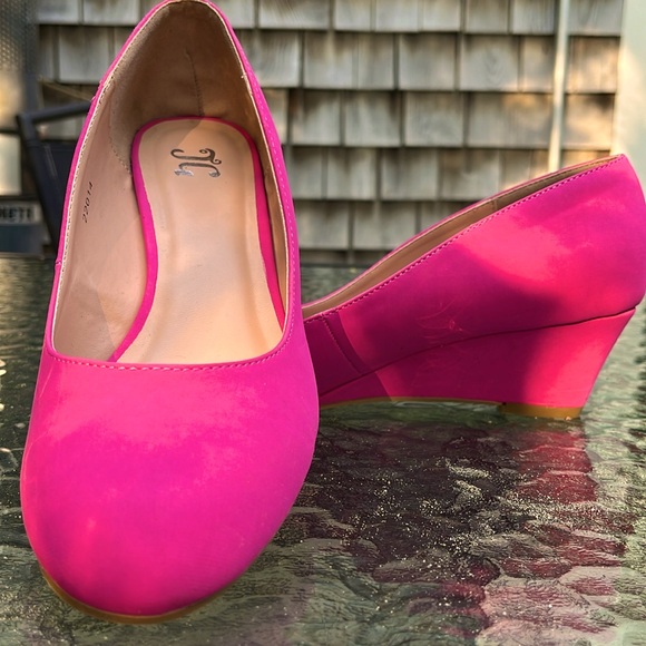 Barbie pink suede shoes!! - Picture 2 of 6